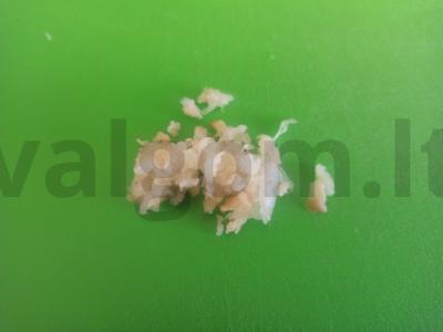 Aštrus užkandis ant krekerių su kiaušiniu ir špinatais Žingsnis 4