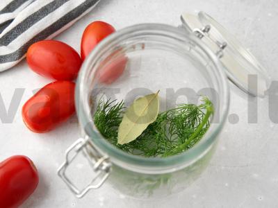 Sūdyti pomidorai Žingsnis 1