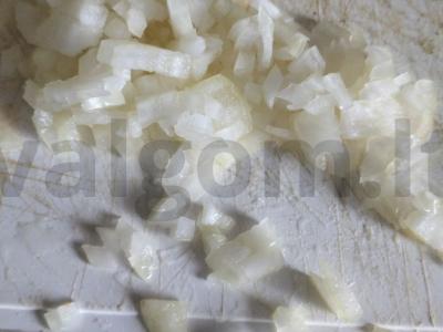 Salotos su bulvėmis, grybais ir žirniais Žingsnis 3