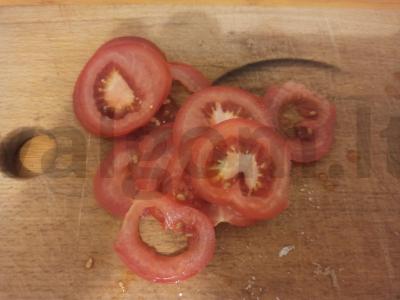 Dviejų sluoksnių pica su pomidorais ir dešra ant lavašo Žingsnis 3