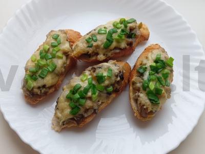 Brusketa su grybais ir paprikomis pagrindine nuotrauka