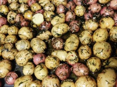 Kumpio bulvės, keptos su česnaku Žingsnis 4