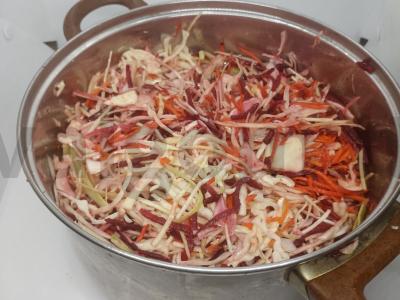 Vitaminų daržovių salotas Žingsnis 2