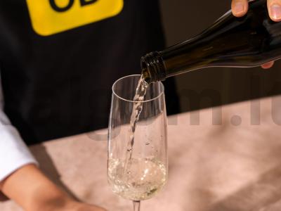 Klasikinis „Kir“ ir „Kir Royal“ Žingsnis 3