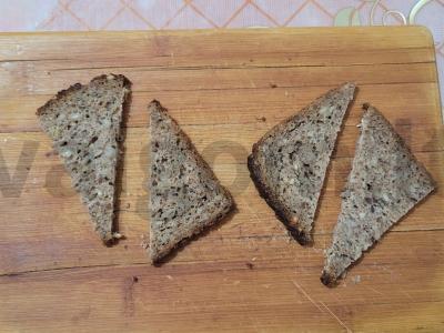 Sotūs sumuštinis su vištiena, pomidoru ir varškės sūriu Žingsnis 1