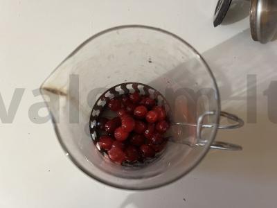 Vyšnių arbata su cinamonu Žingsnis 2