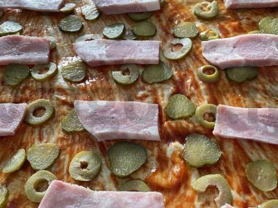 Pica su alyvuogėmis, sūriu ir kumpiu Žingsnis 6