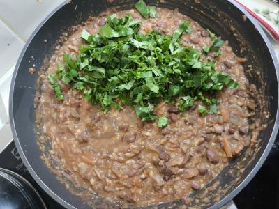 Raudonųjų pupelių lobio su kalendra ir adžika Žingsnis 9