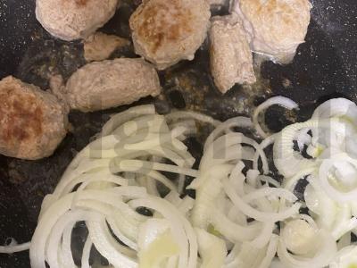 Kiaulienos kotletai iš triušio filė Žingsnis 4