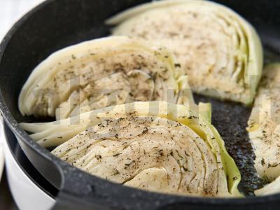 Kopūstų steikai keptuvėje Žingsnis 5