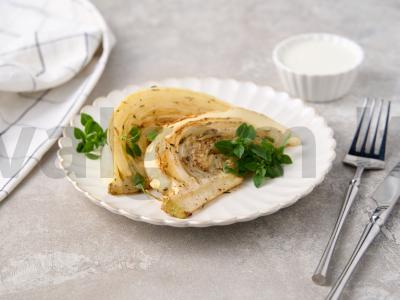 Kopūstų steikai keptuvėje pagrindine nuotrauka