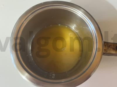 Karameliniai saldainiai ant pagaliukų su multivaisių skoniu Žingsnis 2