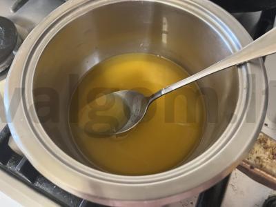 Karameliniai saldainiai ant pagaliukų su multivaisių skoniu Žingsnis 4