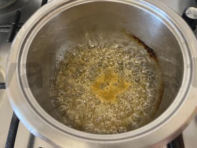 Karameliniai saldainiai ant pagaliukų su multivaisių skoniu Žingsnis 7