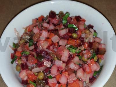 Vinegretas su raugintais kopūstais pagrindine nuotrauka