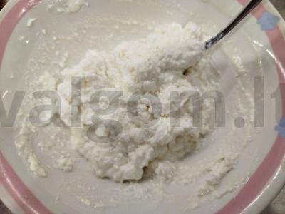 Varškės ir sausainių desertas Žingsnis 4