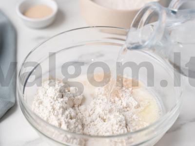 Ossetijos pyragas su vištiena ir sūriu Žingsnis 1