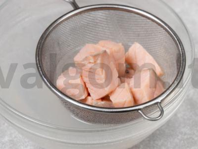 Raudonos žuvies sriuba su grietinėle Žingsnis 2