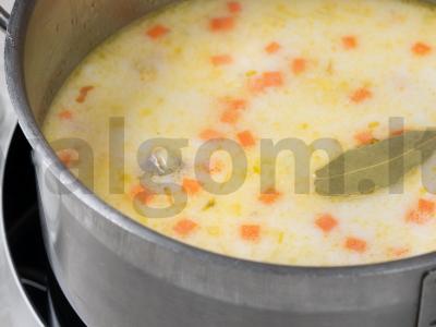 Raudonos žuvies sriuba su grietinėle Žingsnis 6