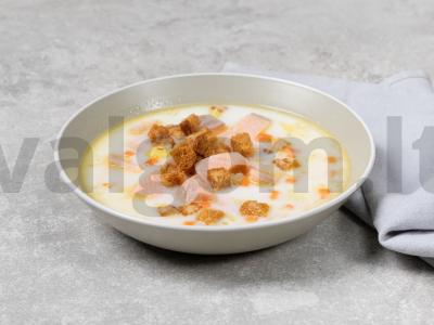 Raudonos žuvies sriuba su grietinėle pagrindine nuotrauka