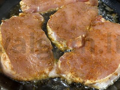 Kepta kiaulienos nugarinė su jūros druska ir prieskoniais Žingsnis 3