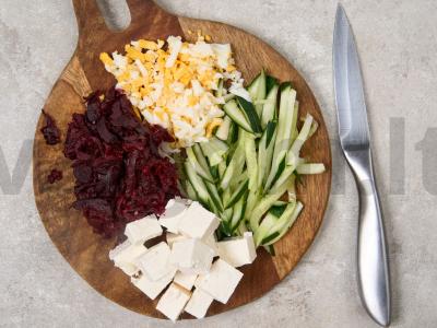 Burokėlių salotos su agurkais Žingsnis 3