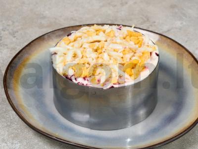 Burokėlių salotos su agurkais Žingsnis 6