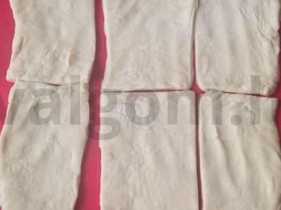 Sluoksniuotos tešlos pyragėliai su uogomis Žingsnis 1