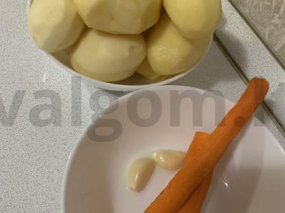 Bulvės su troškiniu vakarienei Žingsnis 2