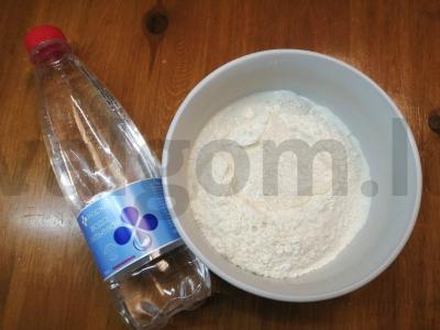 Lepinėliai su mineraliniu vandeniu ir varškės įdaru Žingsnis 3