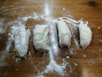 Lepinėliai su mineraliniu vandeniu ir varškės įdaru Žingsnis 6