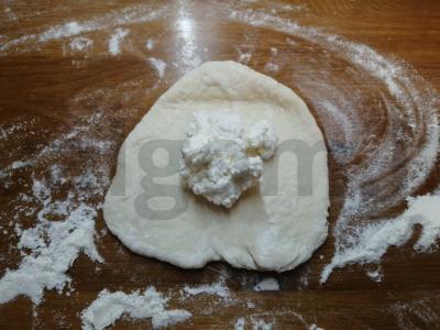 Lepinėliai su mineraliniu vandeniu ir varškės įdaru Žingsnis 7