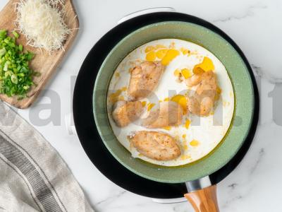 Troškinta vištiena grietinėlės padaže Žingsnis 5