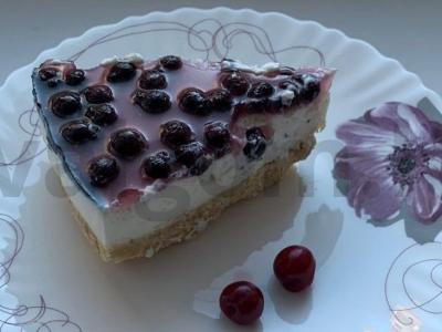 Uogų sūrio pyragas pagrindine nuotrauka