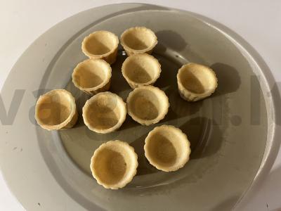 Mini pyragaičiai su karamele ir žemės riešutais Žingsnis 1