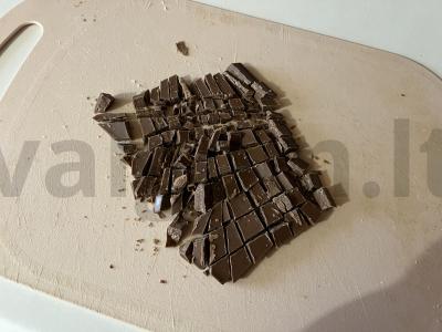 Mini pyragaičiai su karamele ir žemės riešutais Žingsnis 4