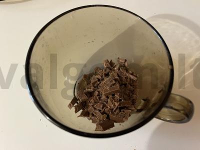 Mini pyragaičiai su karamele ir žemės riešutais Žingsnis 5