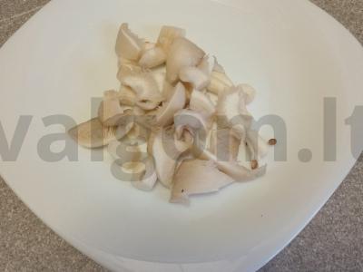Sriuba su avinžirniais ir pievagrybiais Žingsnis 4