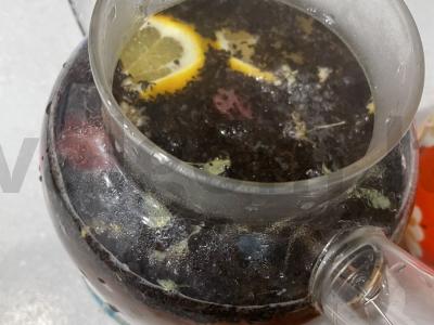 Autorinis arbatos receptas su uogomis ir citrina Žingsnis 6