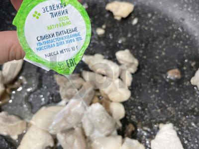 Švelni vištienos filė su grietinėlėmis ir grybais Žingsnis 6