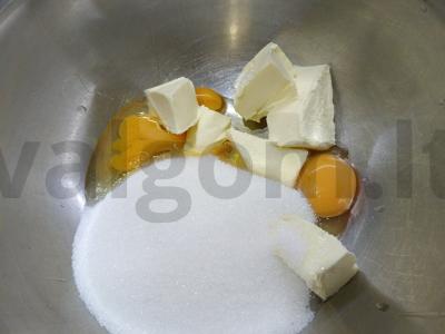 Varškės keksiukas su razinomis Žingsnis 3