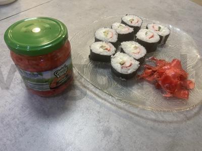 Rulonai su krabų lazdelėmis ir avokadu Žingsnis 5