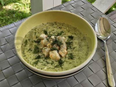 Sūrio sriuba su brokoliais ir skrudintais duonos kubeliais pagrindine nuotrauka