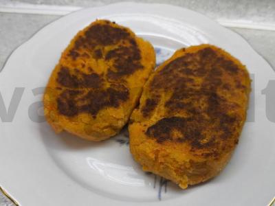 Morkų kotletai su manų kruopomis pagrindine nuotrauka