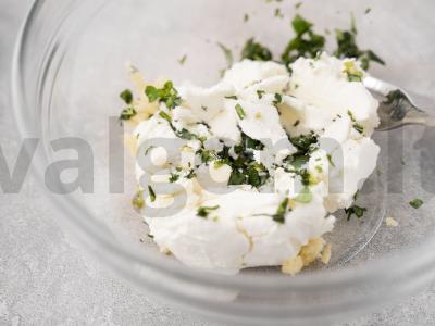 Danų blynai su karamelizuotais svogūnais ir ožkos sūriu Žingsnis 6