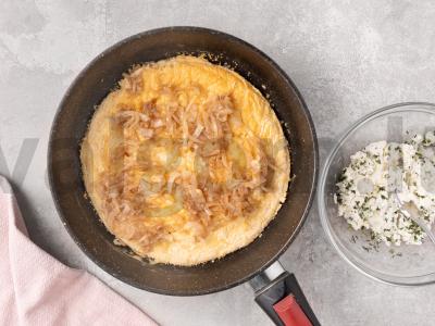 Danų blynai su karamelizuotais svogūnais ir ožkos sūriu Žingsnis 8