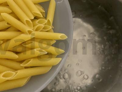 Makaronai su česnaku po sūrio plutele Žingsnis 1