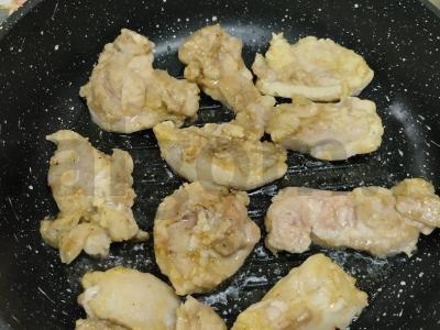 Aštrus karamelizuotas vištienos filė Žingsnis 5