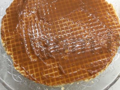 Vaflinis tortas su kondensuotu pienu Žingsnis 1