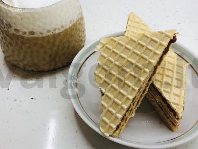 Vaflinis tortas su kondensuotu pienu pagrindine nuotrauka